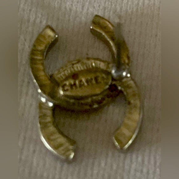 Chanel CC Earrings - Picture 5 of 7